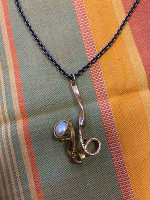 Pearl Pendant made of Sterling Silver/Rose Gold/18K Gold by George Schroeder