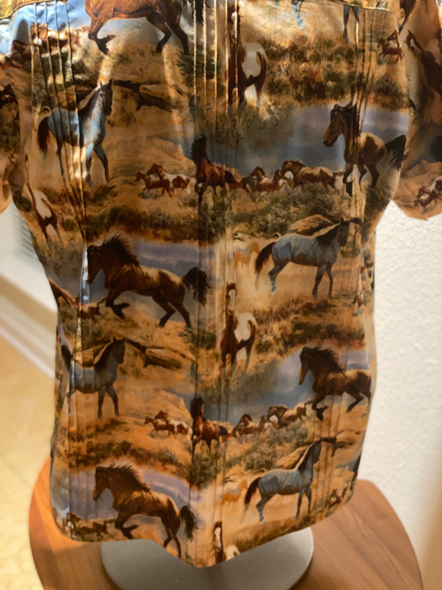 Los Caballos Guayabera Style